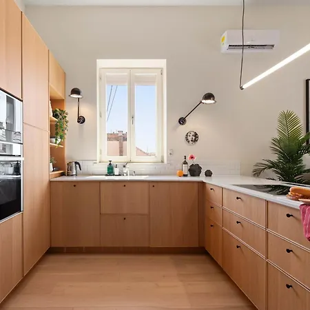 Steps From The Basilica Stylish 2br Hideaway Budapesta