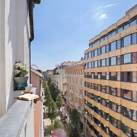 Steps From The Basilica Stylish 2br Hideaway *