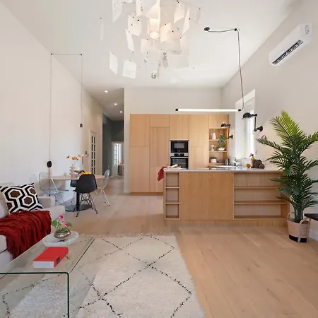 Steps From The Basilica Stylish 2br Hideaway Apartament *