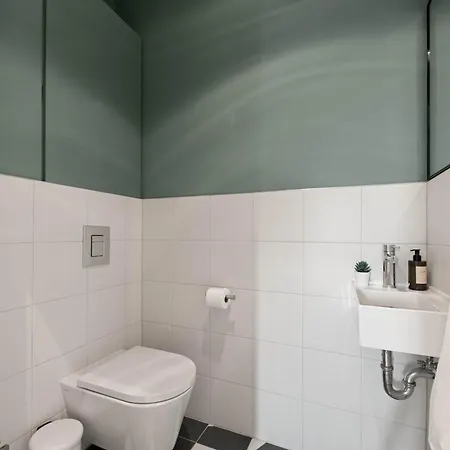 Apartament Steps From The Basilica Stylish 2br Hideaway Budapesta