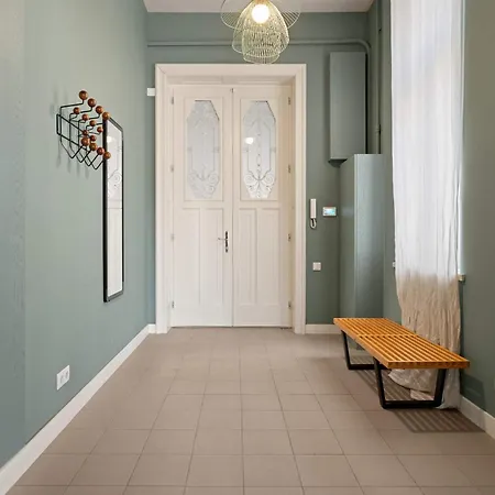Steps From The Basilica Stylish 2br Hideaway Διαμέρισμα *