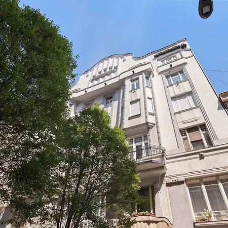 Steps From The Basilica Stylish 2br Hideaway Budapesta