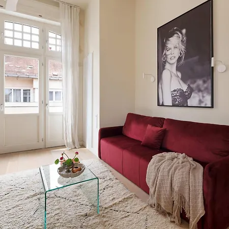 Apartment Steps From The Basilica Stylish 2br Hideaway *